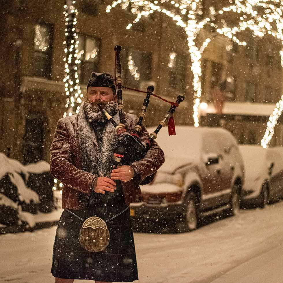 kyle-bagpipes-snow-th